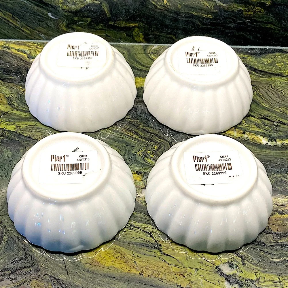 Pier 1 White Porcelain Scalloped Elegant Mini Bowls Set of 4 New